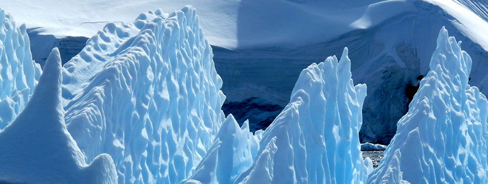 Iceberg bleuté en Antarctique