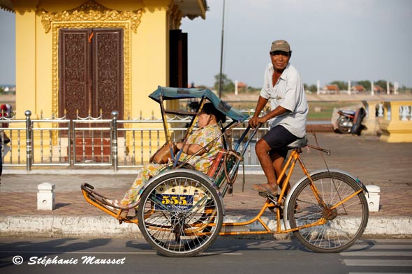 se déplacer cyclo-pousse à Phnom penh