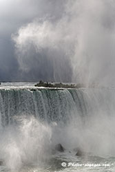 gros plan sur les chutes Niagara
