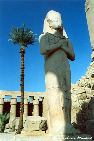 Karnak temple statue