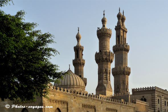 Minarets de mosquée al-azhar du Caire