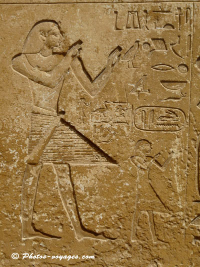 Hiéroglyphes roi Ounas