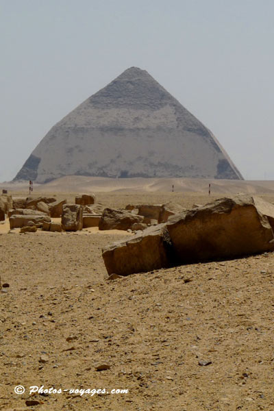 Dachour pyramide rhomboidale