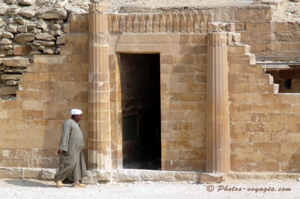 Tombeau de Saqqara abritant des graffitis anciens
