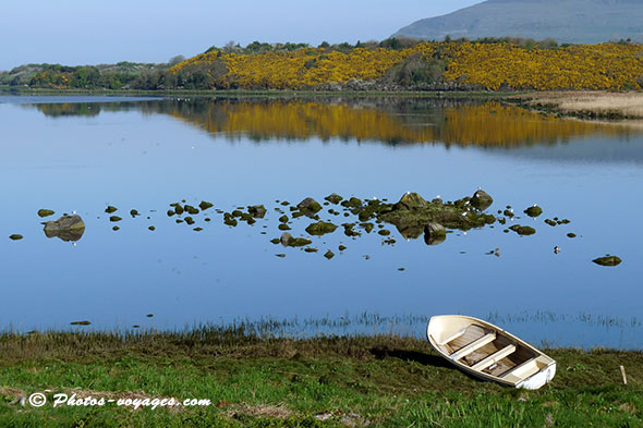 Lac paisible en Irlande