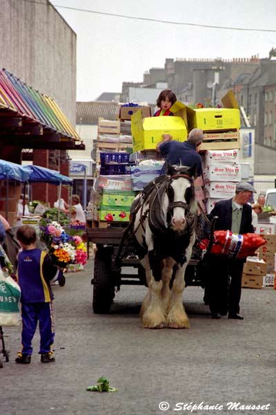 Cheval et charette sur le marché de Dublin