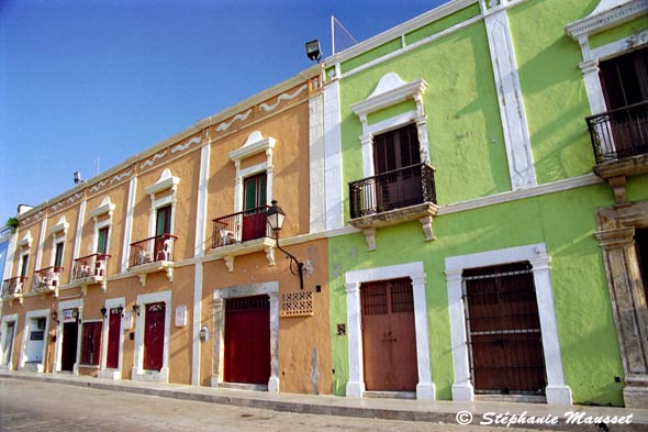 rue de Campeche aux maisons multicolores