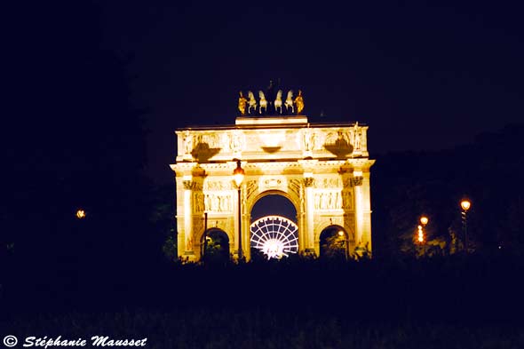Arc de triomphe du carrousel du Louvre de nuit