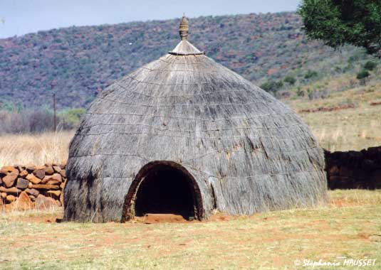 Gros plan d'une hutte Zoulou