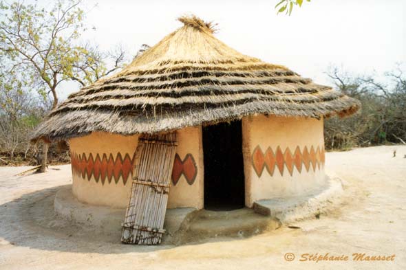 hutte du village shangaan-tsongas
