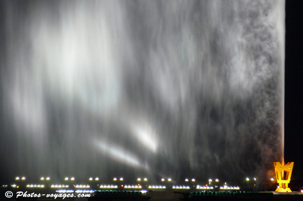 Jet d'eau du roi Fadh la nuit à Jeddah