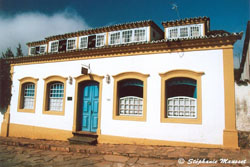 colonial style house