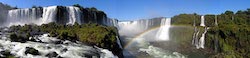 photo panoramique des chutes Iguazu Argentine Brésil