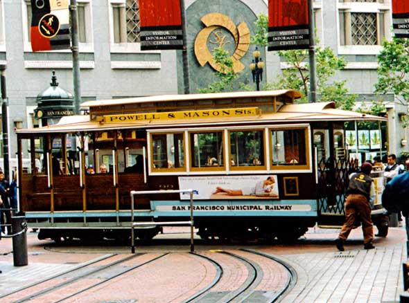 tramway au terminus Powell