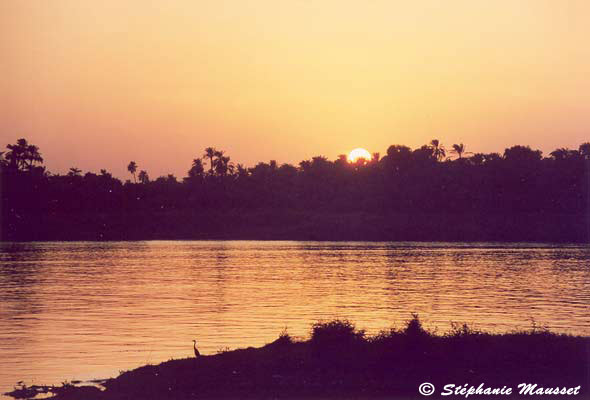 coucher de soleil sur le Nil en Egypte