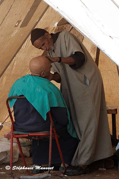 Barbier marocain en action