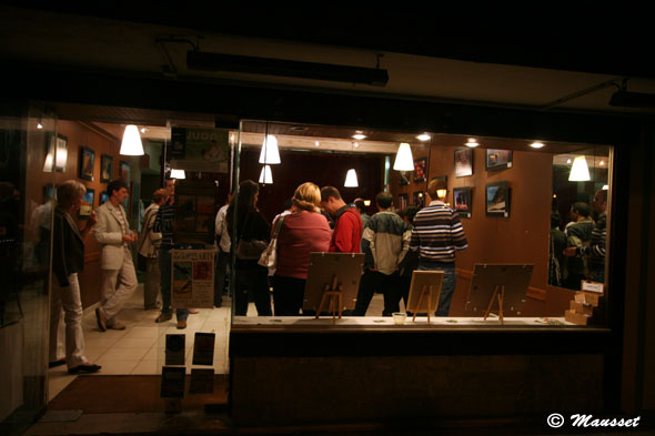 discussions lors du vernissage de l'expo photo