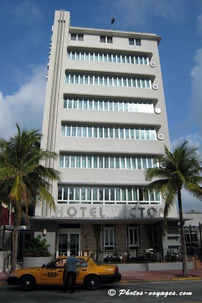 Hôtel Victor et voiture jaune à Miami beach