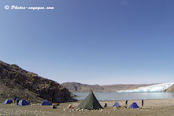 Camping face au glacier