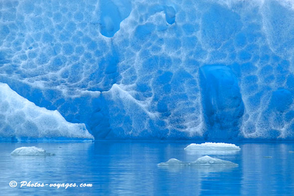 Iceberg à la glace bleuté