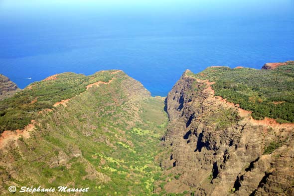 waimea canyon in hawaii