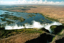 Vue aérienne des chutes Victoria au Zimbabwe