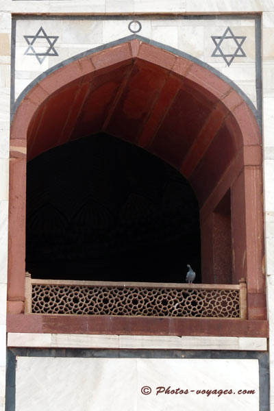 Architecture d'une fenêtre de Humayun's tomb