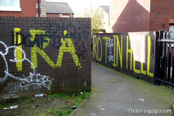 Graffiti sur un mur dans un quartier de Belfast