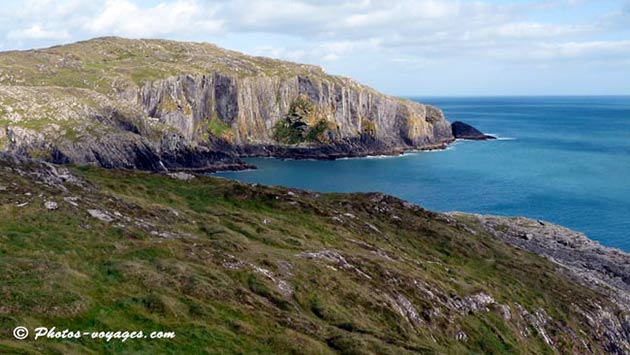 Paysage côtier et falaises d'Irlande