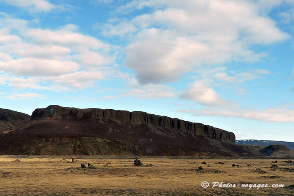 Montagne d'origine volcanique en Islande