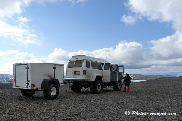 Minibus surélevé tout terrain en Islande