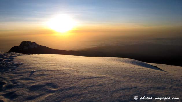 Paysage lever de soleil au Kili