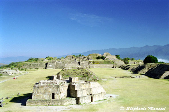 Site Monte Alban et montagnes environnantes