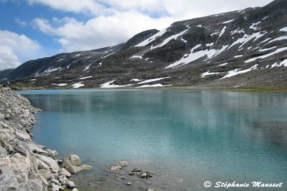 Lac aux eaux turquoise