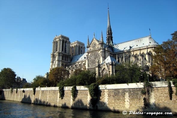 Cathédrale Notre Dame de Paris vue Seine