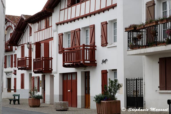 couleurs de maison basque