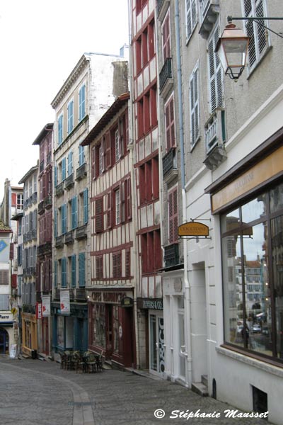 Une rue piétonne du centre bayonnais