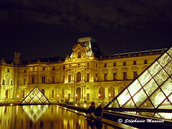 Best of photos Louvre museum at night