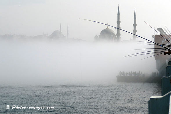 Pêcheurs de brume du pont de Galata