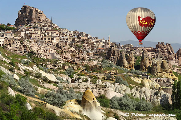 Village Uchisar et montgolfiere