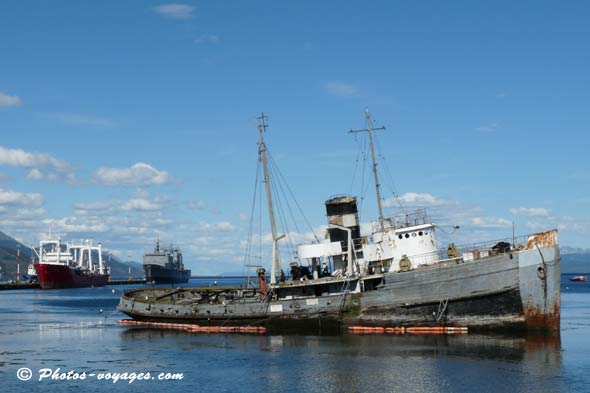 Saint Christopher abandonné dans le port d'Ushuaia