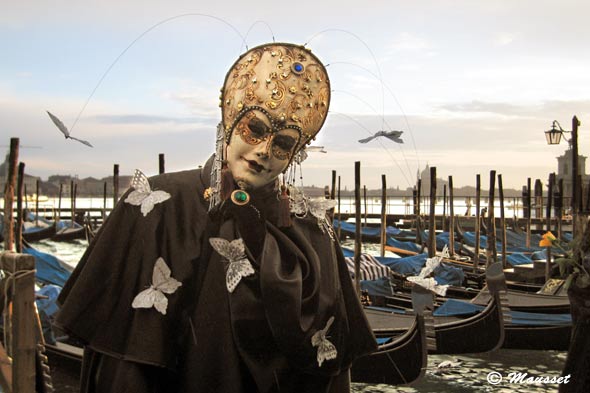 déguisement et gondoles au carnaval de Venise
